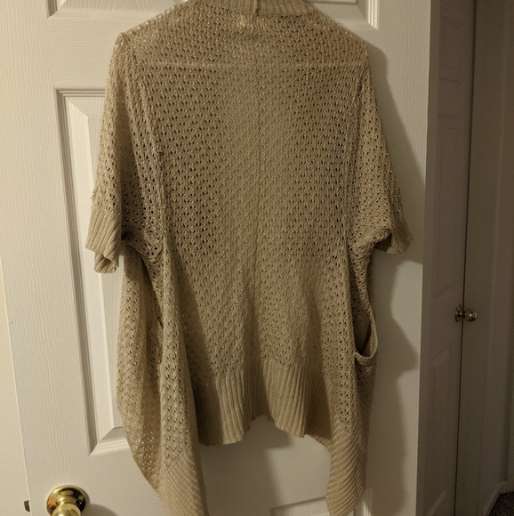 Medium Sweater: Great Deal! - Picture 2 of 5